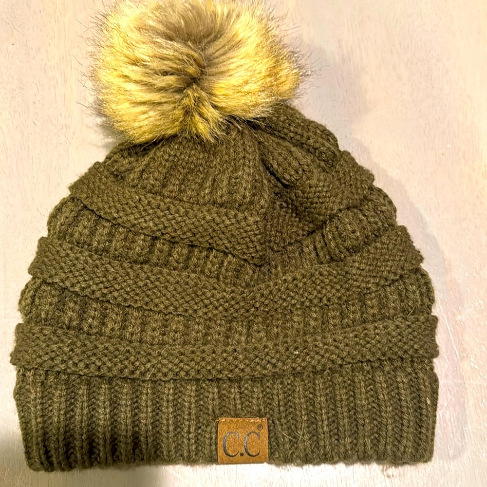 CC Thick Cable Knit Faux Fuzzy Fur Pom Hat